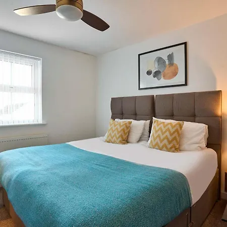 Holiday home Host & - Cherry Blossom House Launceston